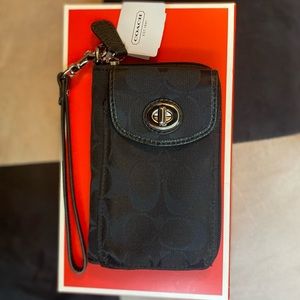 New in box Coach Park Signature F50117 Zip Black Wallet Wristlet
